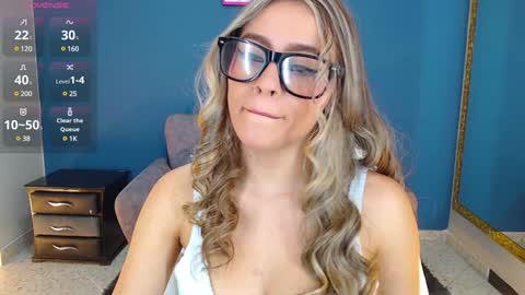 MiaCarper online show from January 3, 8:32 pm