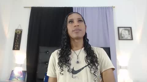 Snapshot of miacoock chatting on November 13, 1:10 pm MiaCoock online show from November 13, 1:10 pm