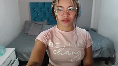 miacumgirl online show from March 20, 12:32 pm