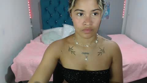 miacumgirl online show from June 3, 2:33 pm