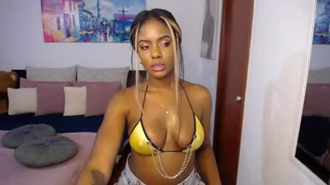 Snapshot of miaderail chatting on July 25, 11:24 pm Sofi online show from July 25, 11:24 pm