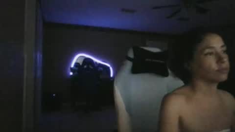 Snapshot of miaellababy chatting on June 11, 2:53 am miaellababy online show from June 11, 2:53 am