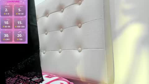 Snapshot of miaevans0 chatting on April 19, 6:32 pm evans online show from April 19, 6:32 pm
