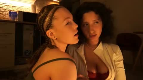 Mia online show from August 2, 10:52 pm