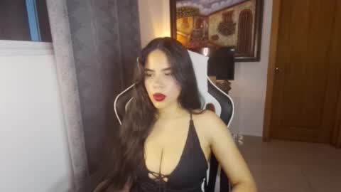 Snapshot of miafunny5 chatting on November 2, 6:05 am miafunny5 online show from November 2, 6:05 am