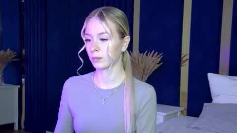 Snapshot of miagraces chatting on September 26, 5:17 pm Mia online show from September 26, 5:17 pm