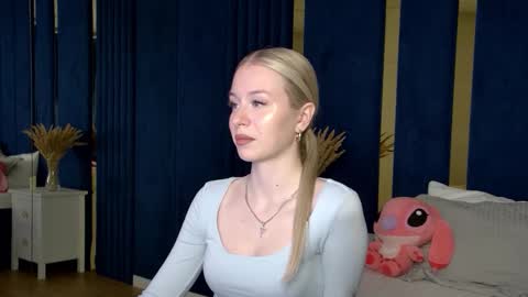 Snapshot of miagraces chatting on October 10, 5:23 pm Mia online show from October 10, 5:23 pm