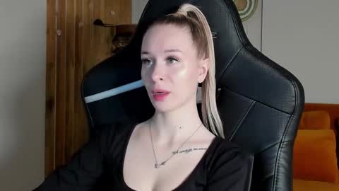 Mia online show from January 9, 5:54 am