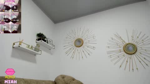 Miah Collins online show from November 20, 8:30 pm