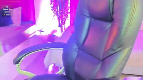 Mia Connor online show from February 17, 8:04 pm