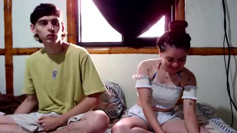 Snapshot of miahells chatting on December 3, 3:54 pm Mia Sam online show from December 3, 3:54 pm