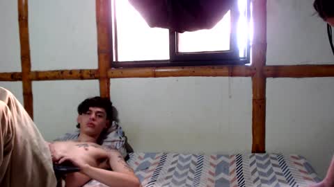 Snapshot of miahells chatting on December 15, 4:33 pm Mia Sam online show from December 15, 4:33 pm