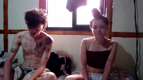 Snapshot of miahells chatting on January 5, 5:27 pm Mia Sam online show from January 5, 5:27 pm