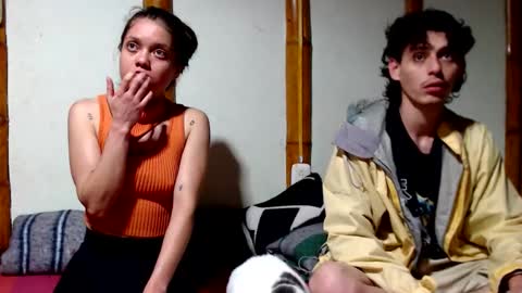 Snapshot of miahells chatting on February 25, 4:11 am Mia Sam online show from February 25, 4:11 am