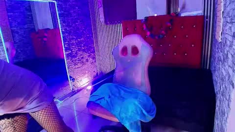 Snapshot of miahernadez303av chatting on November 17, 3:01 am MIA VELEZ online show from November 17, 3:01 am