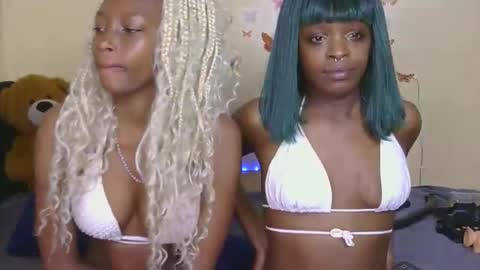 miahgorgeousy online show from March 21, 9:03 am