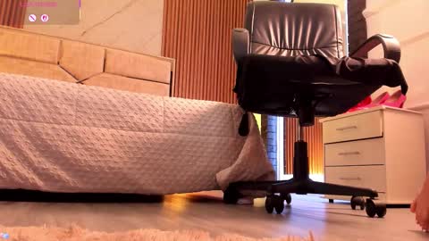 Miah  Sens online show from November 8, 4:23 am