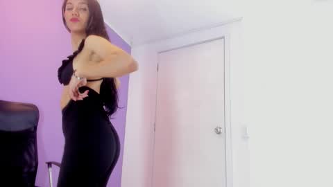 miajhonsonx online show from November 15, 3:30 pm