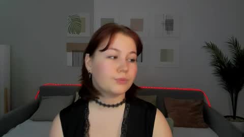 Snapshot of mialacrice chatting on May 18, 6:08 am mialacrice online show from May 18, 6:08 am