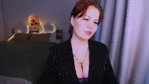 mialacrice online show from June 30, 4:46 am