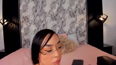 Snapshot of mialarouse chatting on February 10, 7:40 pm Mia Larouse online show from February 10, 7:40 pm