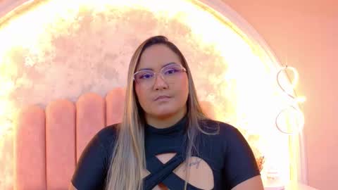 Mia online show from March 4, 3:12 am