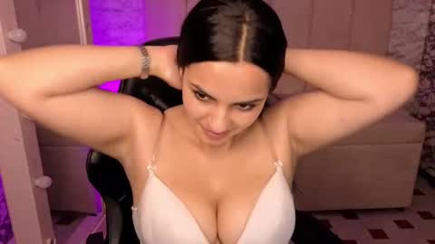 Hi Stream 1500 to 2100 online show from October 5, 1:26 am