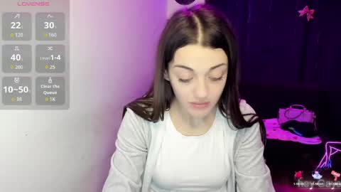 Snapshot of mialune01 chatting on March 23, 8:18 am mialune01 online show from March 23, 8:18 am