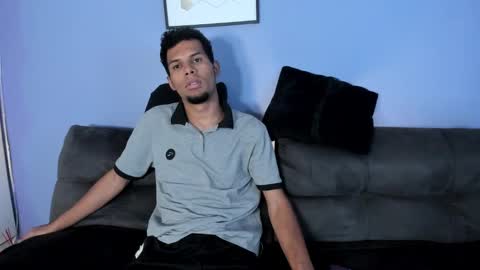 Mia online show from October 16, 7:04 pm