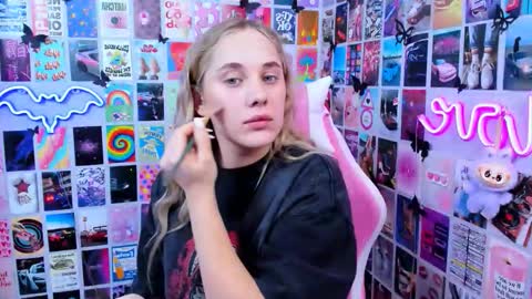 Snapshot of miamilas chatting on January 7, 12:40 pm miamilas online show from January 7, 12:40 pm