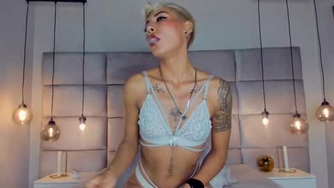 Mia Morgann online show from December 20, 2:49 pm