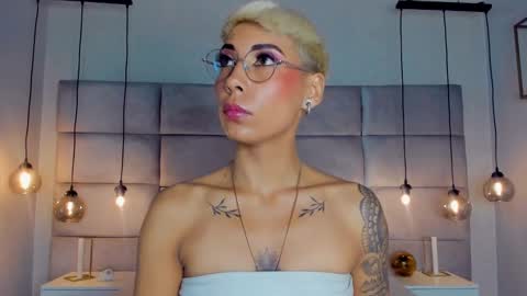 Mia Morgann online show from December 23, 11:47 am