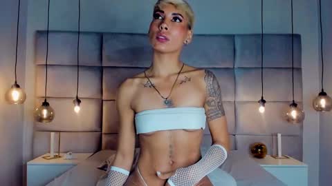 Mia Morgann online show from December 23, 6:05 pm