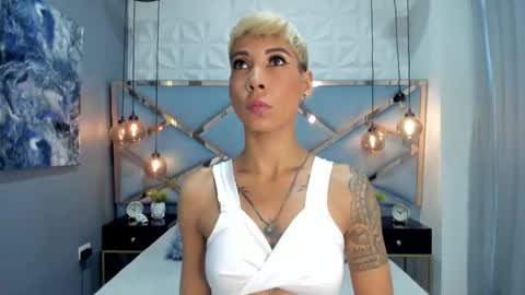 Mia Morgann online show from December 31, 12:04 pm