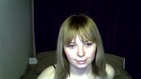 Mia online show from March 25, 7:31 pm