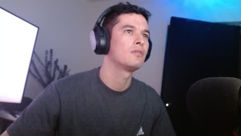 Snapshot of miaou_miaou chatting on January 11, 12:55 am miaou_miaou online show from January 11, 12:55 am