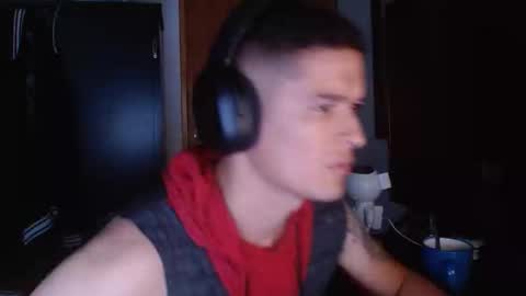 Snapshot of miaou_miaou chatting on February 17, 12:10 am miaou_miaou online show from February 17, 12:10 am