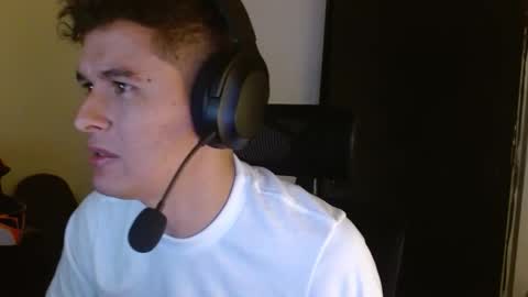 Snapshot of miaou_miaou chatting on October 5, 12:20 am miaou_miaou online show from October 5, 12:20 am