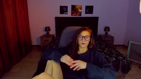 Snapshot of miapaw chatting on December 20, 9:50 pm Mia online show from December 20, 9:50 pm