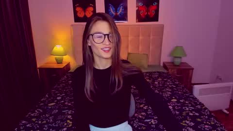 Snapshot of miapaw chatting on January 26, 6:37 pm Mia online show from January 26, 6:37 pm