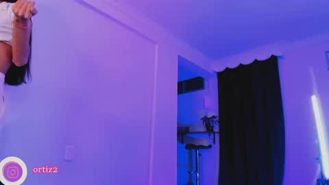 miapink_ofi_ online show from October 8, 1:25 am