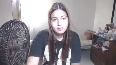 Snapshot of miarge_sertori chatting on October 8, 7:33 pm Ramona Badwolf online show from October 8, 7:33 pm