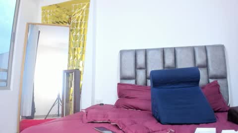 Mia Milf online show from January 11, 10:26 pm