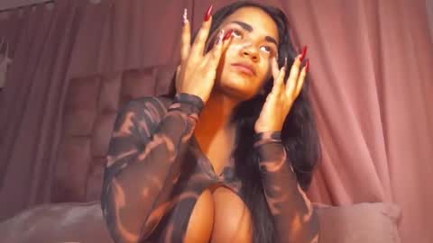 Snapshot of miasandoval_22 chatting on November 29, 8:45 pm miasaandovaal 22 online show from November 29, 8:45 pm