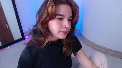 Snapshot of miascarlet_16 chatting on November 20, 1:33 pm miascarlet_16 online show from November 20, 1:33 pm