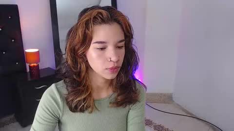 Snapshot of miascarlet_16 chatting on November 28, 1:47 pm miascarlet_16 online show from November 28, 1:47 pm