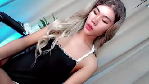 Snapshot of miasex980271 chatting on May 14, 5:36 am miasex980271 online show from May 14, 5:36 am