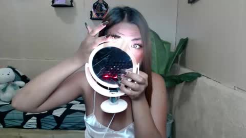 mia online show from April 20, 2:58 am