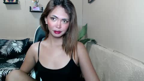 mia online show from July 7, 12:02 am