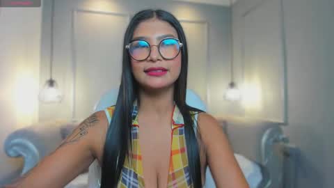 Snapshot of miasmit_ chatting on March 4, 3:01 am Mia online show from March 4, 3:01 am